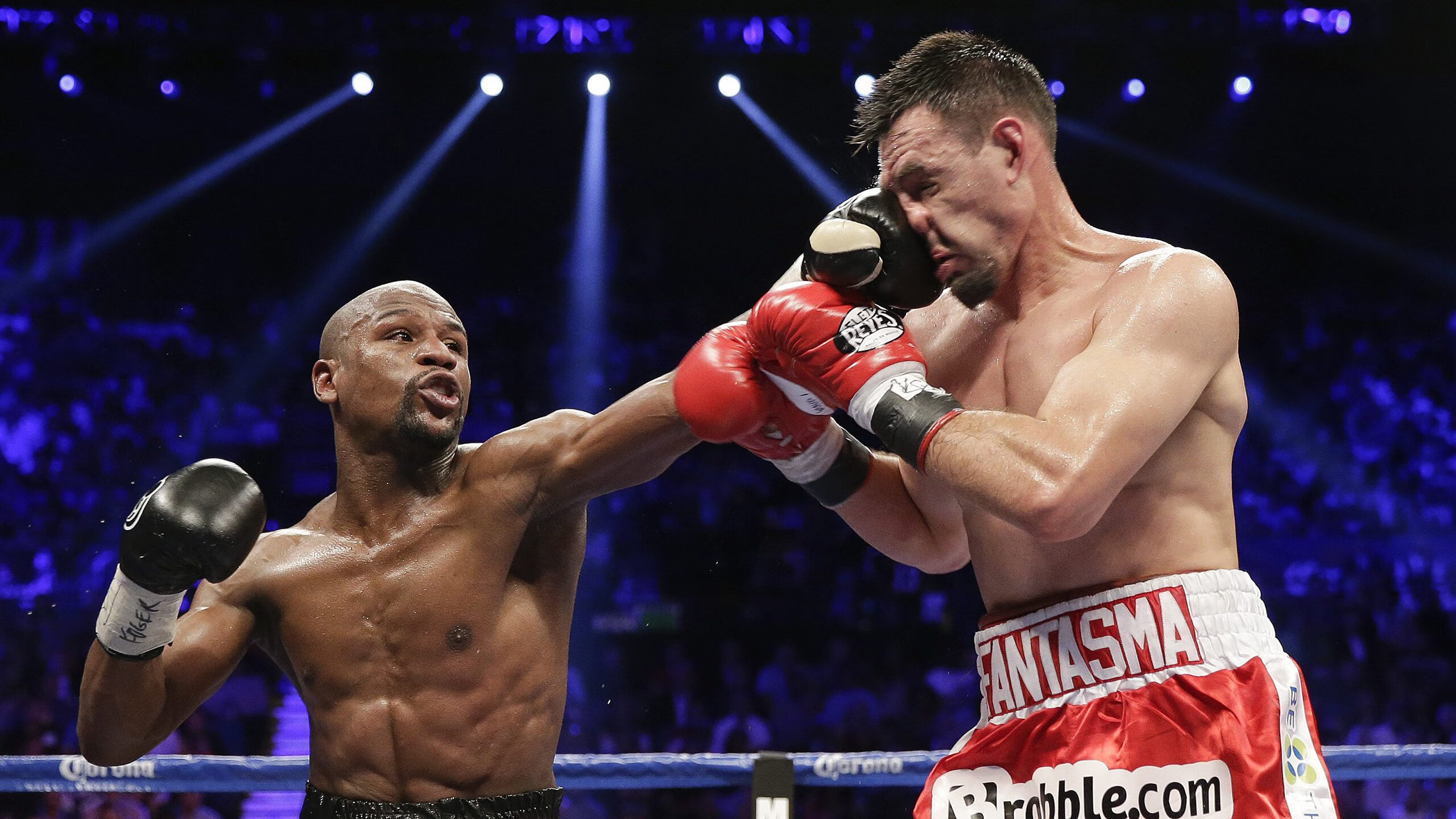 “悬崖边的赛段”——极限中的生死瞬间，悬崖边沿